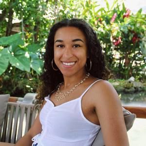 Meet your Posher, Cierra